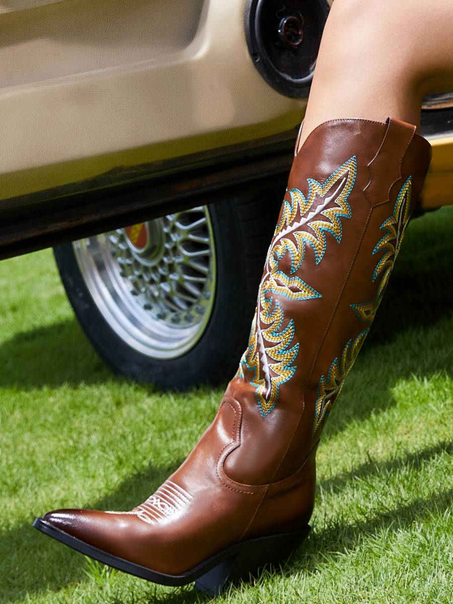 Pointed Toe Embroidered Cowgirl Boots