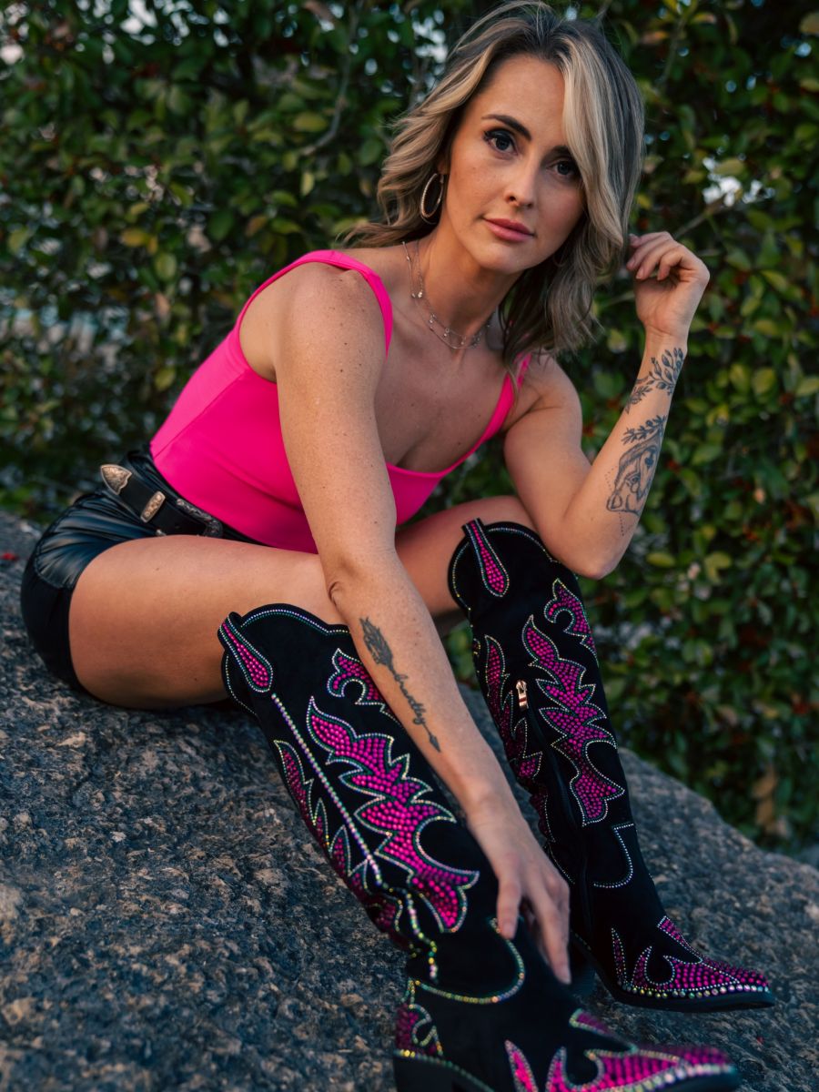 sparkling_rhinestone_cowgirl_boots