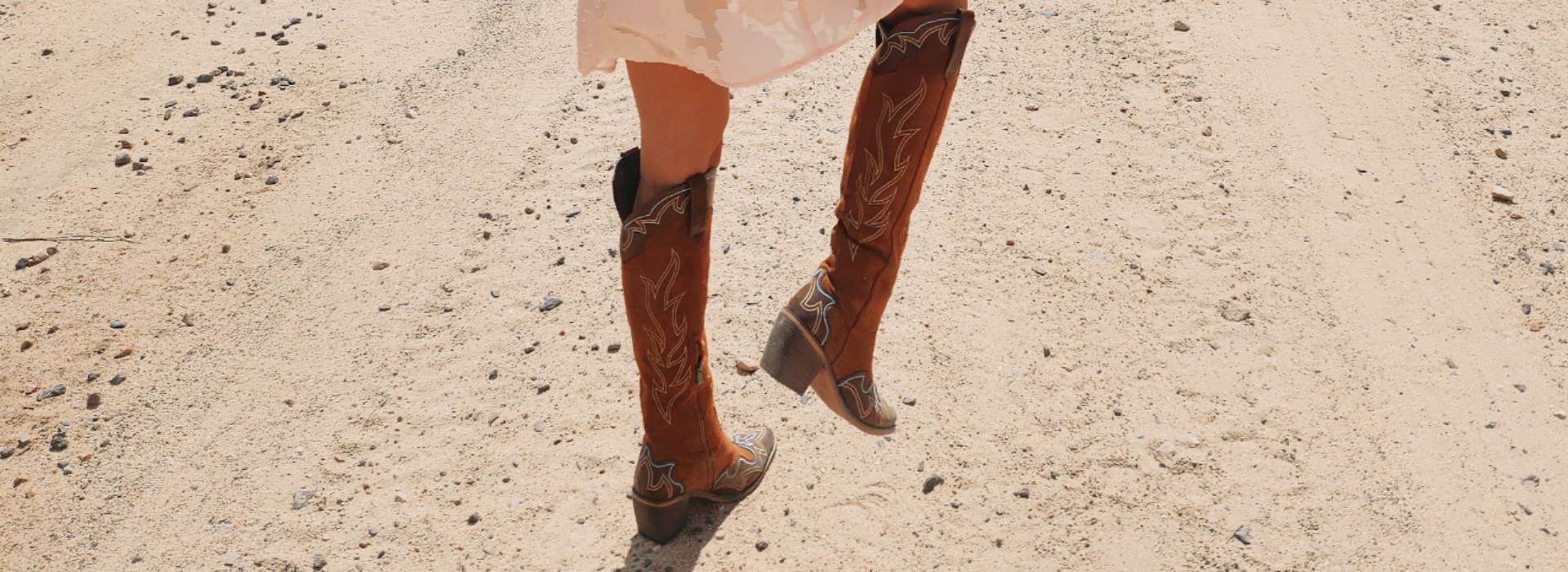 WETKISS COWGIRL BOOTS