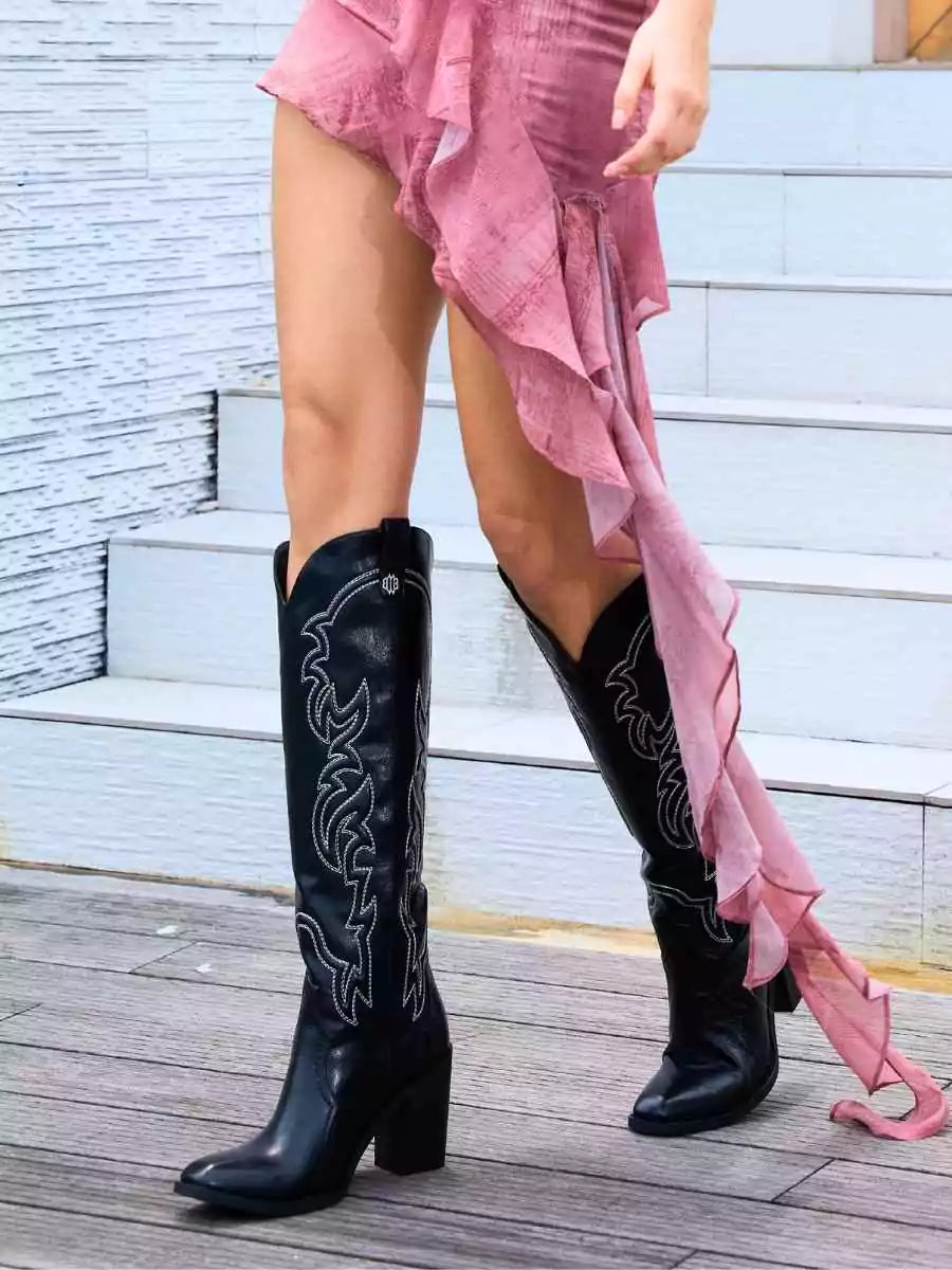 Black_irregular_embroidered_chunky_heeled_western_boots