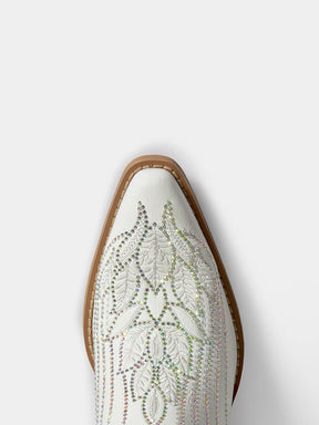 white-embroidered-leaf-bridal-cowboy-boots-pointy
