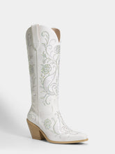 white-embroidered-rose-wedding-cowgirl-boots